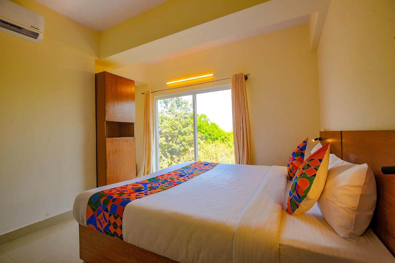 Fabhotel Gr Lake View - Btm Layout Бангалор Екстериор снимка