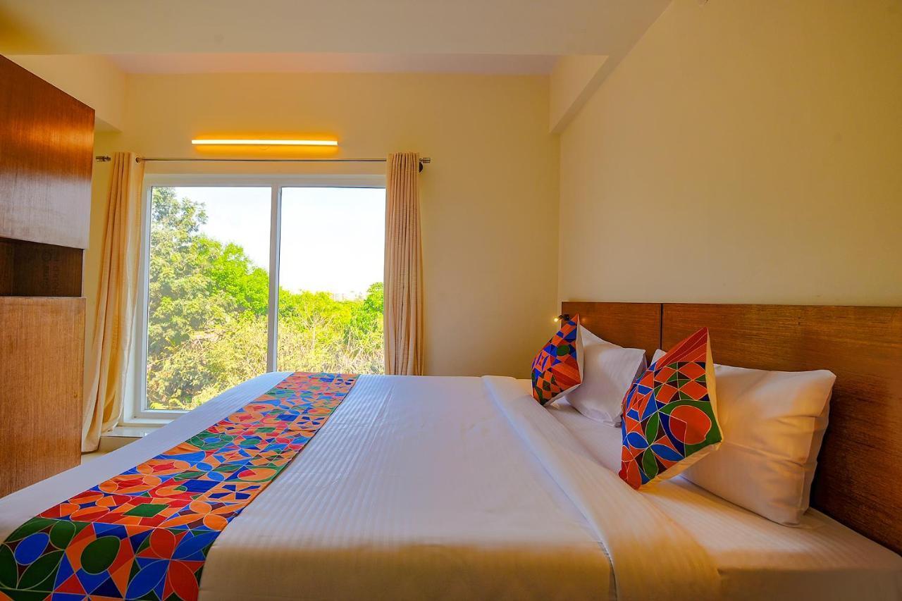 Fabhotel Gr Lake View - Btm Layout Бангалор Екстериор снимка