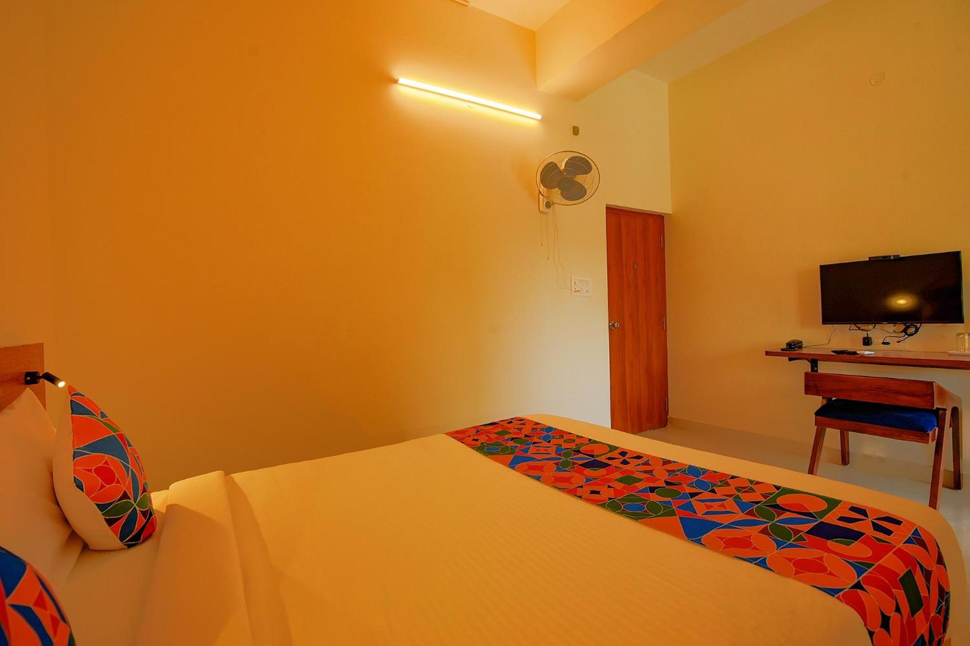 Fabhotel Gr Lake View - Btm Layout Бангалор Екстериор снимка