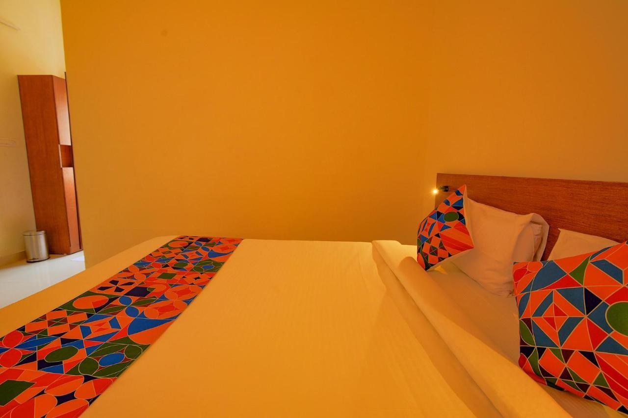 Fabhotel Gr Lake View - Btm Layout Бангалор Екстериор снимка